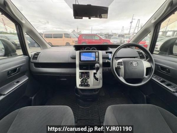 Used 2010 AT toyota noah ZRR70G Image[19]