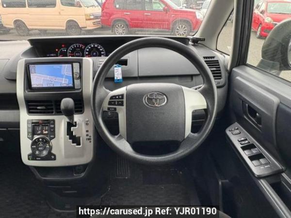 Used 2010 AT toyota noah ZRR70G Image[21]
