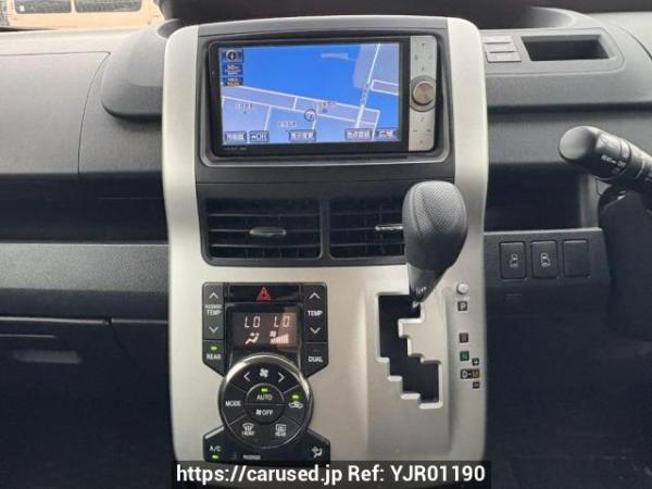 Used 2010 AT toyota noah ZRR70G Image[24]