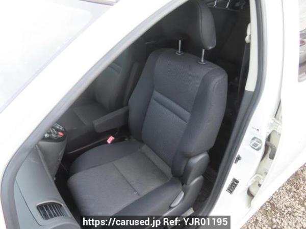 Used 2003 AT toyota wish ZNE10G Image[16]