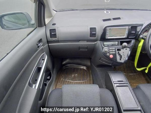 Used 2003 AT toyota wish ZNE10G Image[18]