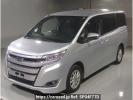 Toyota Noah ZWR80G