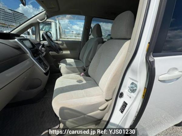 Used 2010 AT toyota noah ZRR70G Image[15]
