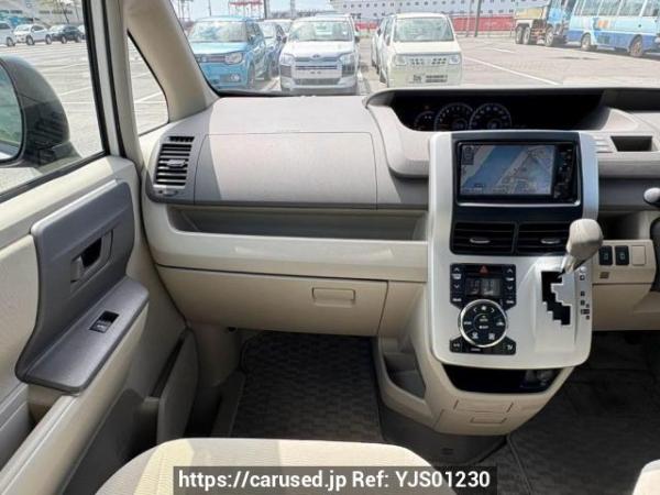 Used 2010 AT toyota noah ZRR70G Image[20]