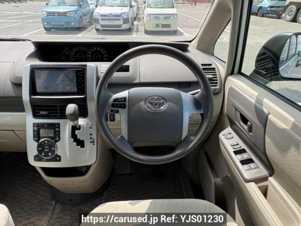 Used 2010 AT toyota noah ZRR70G Image[21]