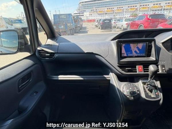 Used 2014 AT toyota noah ZRR80G Image[20]