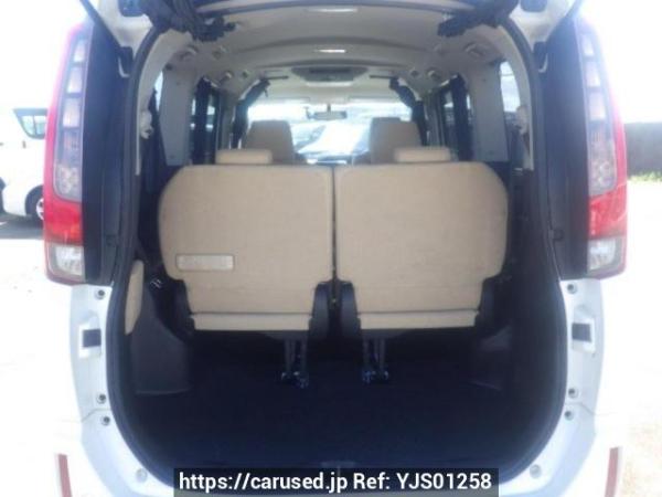 Used 2014 AT toyota noah ZRR80G Image[8]