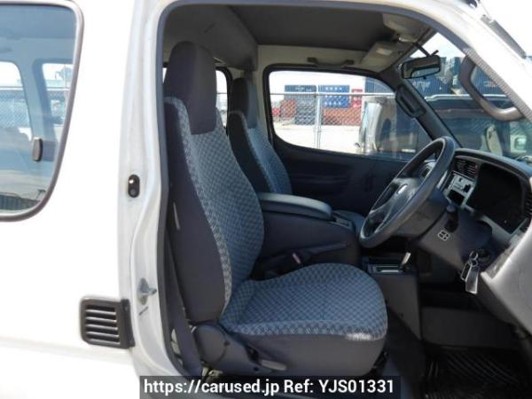 Used 2002 AT toyota hiace-wagon RZH111G Image[12]