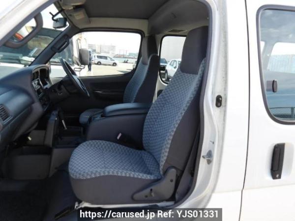 Used 2002 AT toyota hiace-wagon RZH111G Image[13]