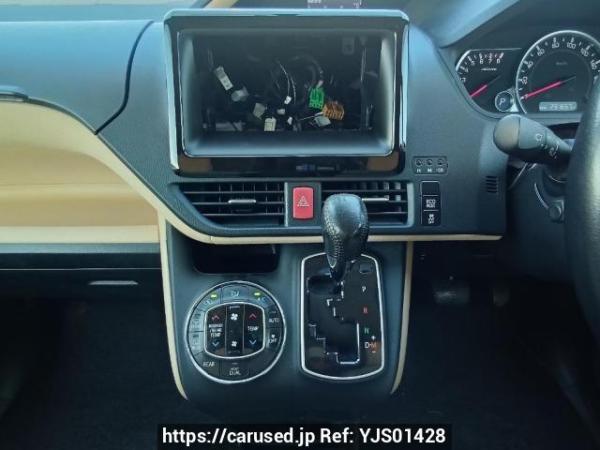 Used 2015 AT toyota noah ZRR85G Image[19]