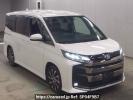 Toyota Noah ZWR90W