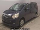Toyota Noah ZRR70G