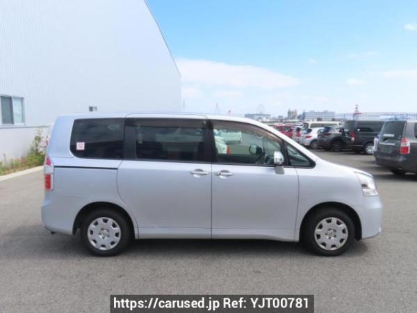 Used 2007 AT toyota noah ZRR70G Image[7]