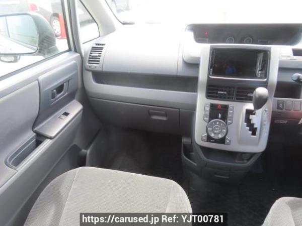 Used 2007 AT toyota noah ZRR70G Image[24]