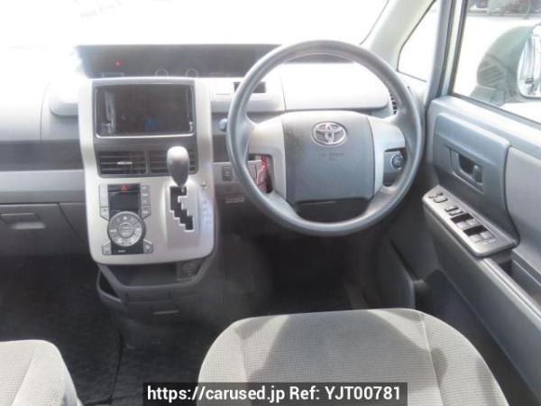 Used 2007 AT toyota noah ZRR70G Image[25]