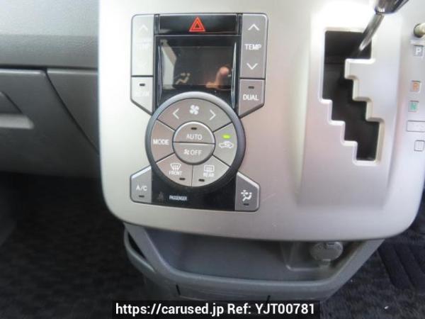 Used 2007 AT toyota noah ZRR70G Image[28]