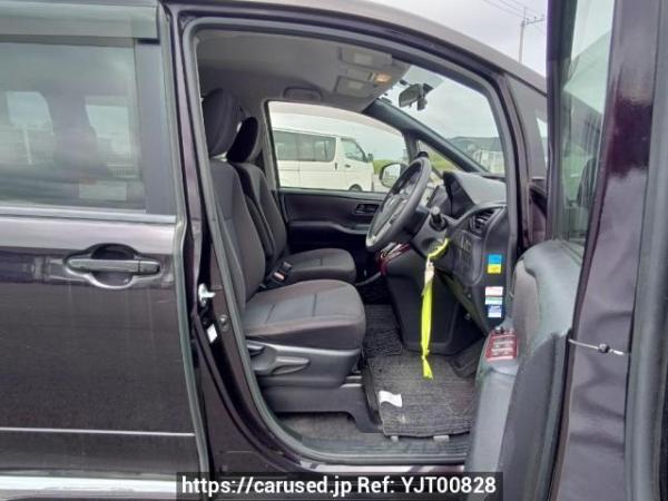 Used 2015 AT toyota noah ZRR80G Image[12]