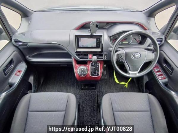 Used 2015 AT toyota noah ZRR80G Image[17]
