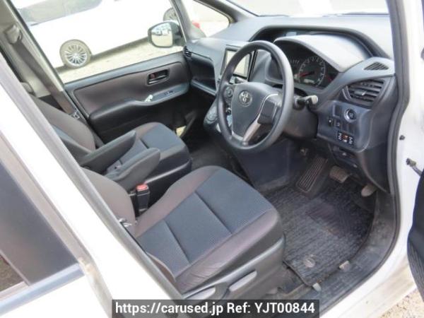 Used 2015 AT toyota noah ZRR80G Image[13]