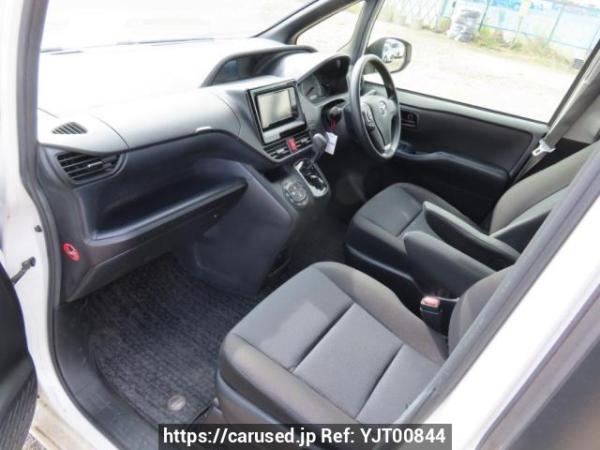 Used 2015 AT toyota noah ZRR80G Image[15]