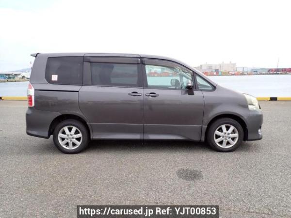 Used 2007 AT toyota noah ZRR75W Image[7]