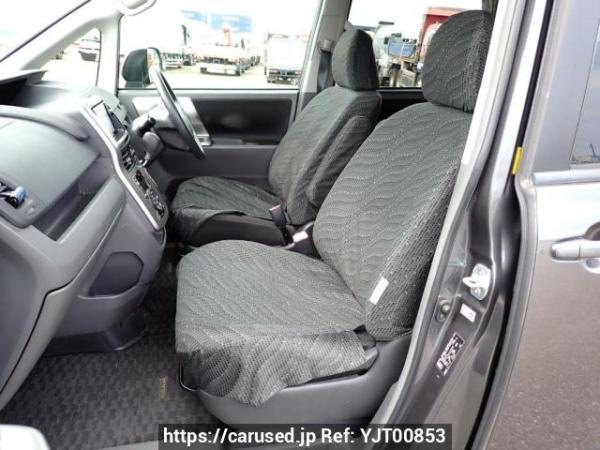 Used 2007 AT toyota noah ZRR75W Image[14]