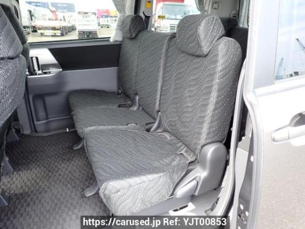 Used 2007 AT toyota noah ZRR75W Image[16]