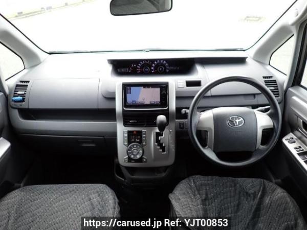 Used 2007 AT toyota noah ZRR75W Image[18]
