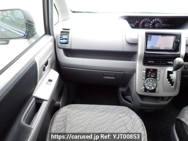 Used 2007 AT toyota noah ZRR75W Image[19]