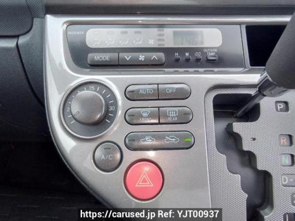 Used 2004 AT toyota wish ZNE10G Image[22]