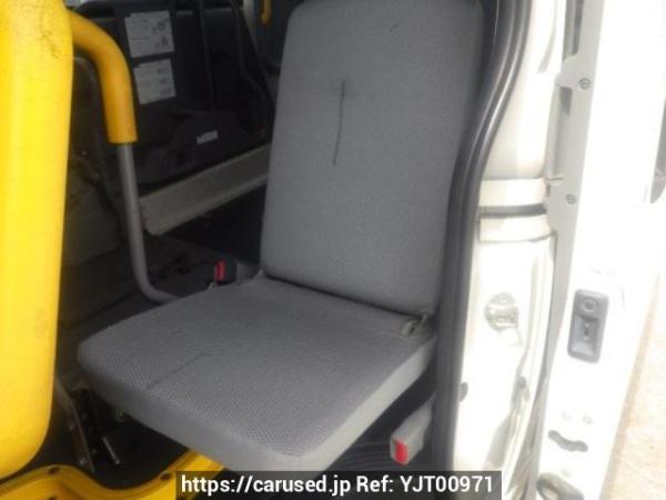 Used 2005 AT toyota hiace-van TRH200K Image[15]