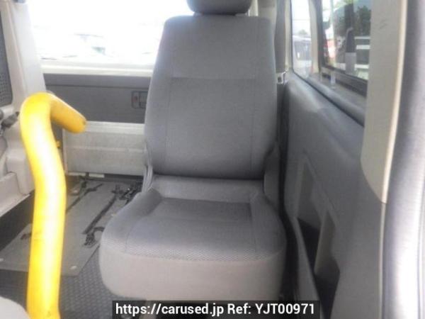 Used 2005 AT toyota hiace-van TRH200K Image[16]
