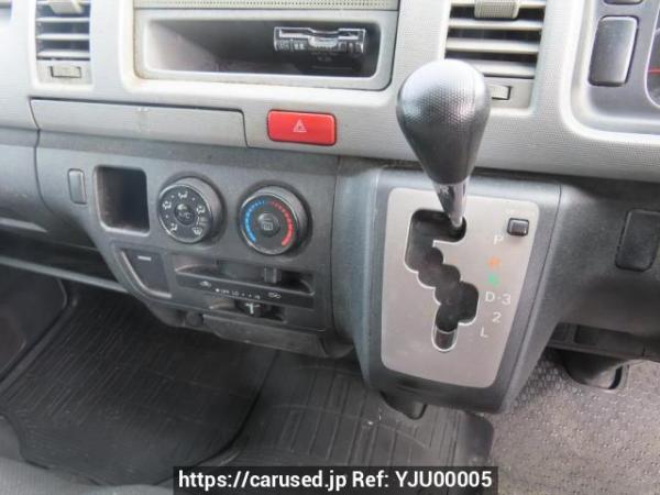 Used 2007 AT toyota regiusace-van KDH200V Image[26]