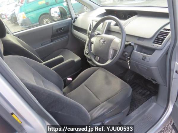 Used 2009 AT toyota noah ZRR70G Image[13]