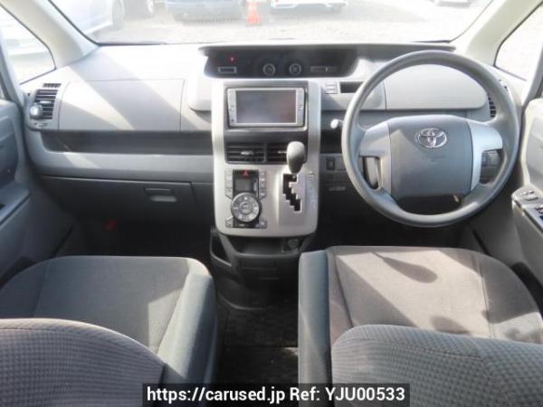 Used 2009 AT toyota noah ZRR70G Image[23]