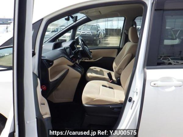 Used 2014 AT toyota noah ZRR80G Image[12]