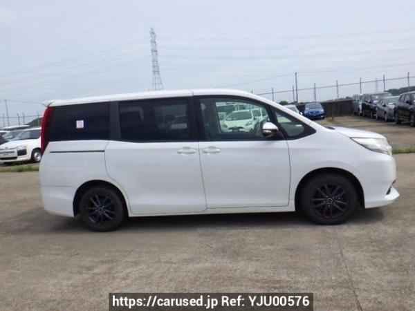 Used 2014 AT toyota noah ZRR80G Image[7]