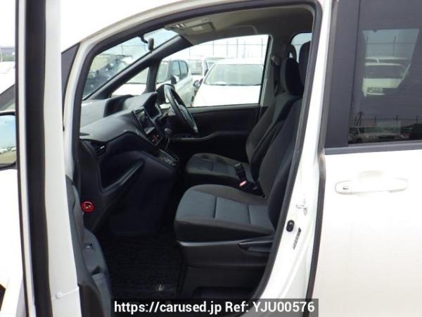 Used 2014 AT toyota noah ZRR80G Image[12]