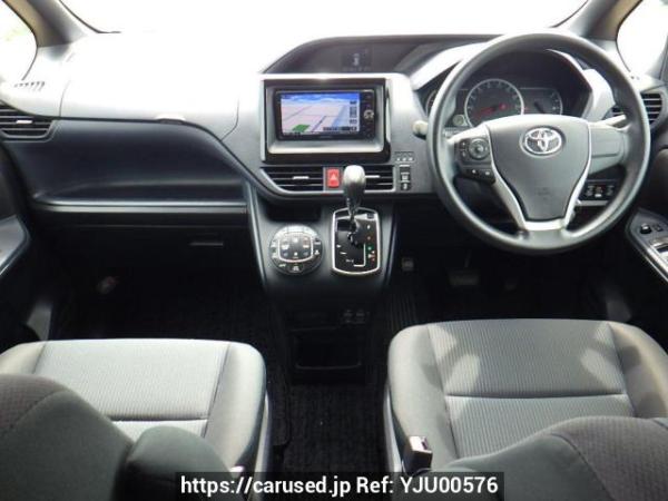 Used 2014 AT toyota noah ZRR80G Image[16]