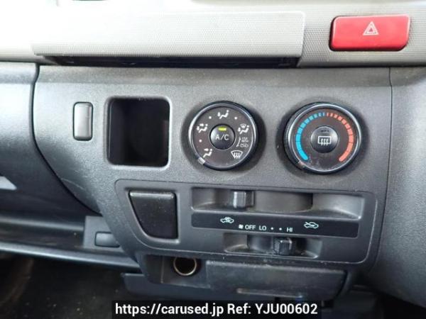 Used 2005 MT toyota hiace-van KDH200V Image[22]