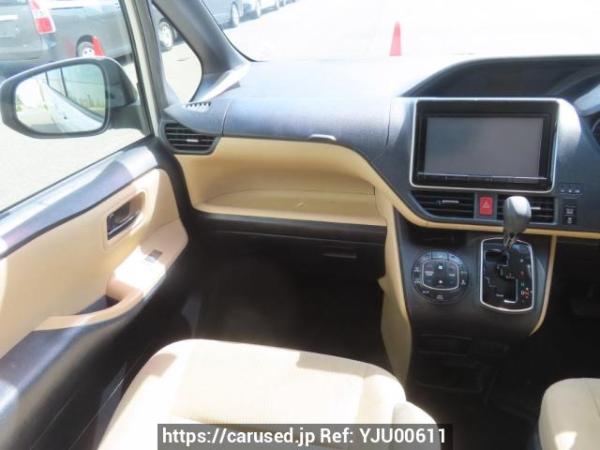 Used 2014 AT toyota noah ZRR80G Image[24]