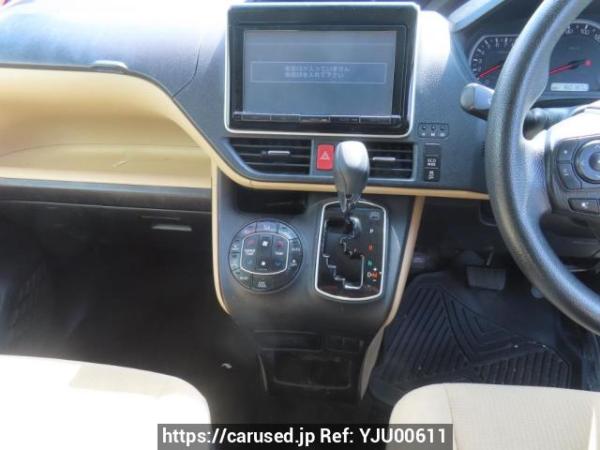 Used 2014 AT toyota noah ZRR80G Image[26]