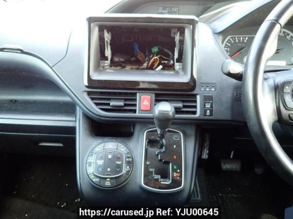 Used 2014 AT toyota noah ZRR80G Image[19]