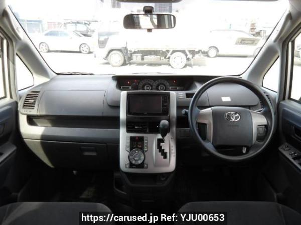 Used 2009 AT toyota noah ZRR70G Image[18]