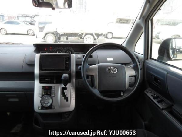 Used 2009 AT toyota noah ZRR70G Image[21]