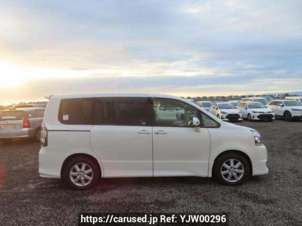 Used 2007 AT toyota voxy ZRR70W Image[7]