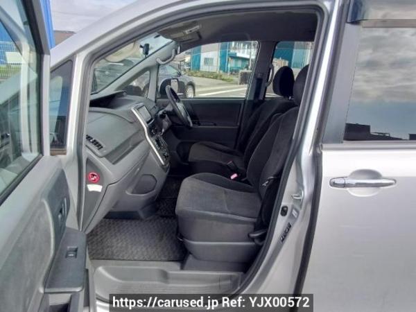 Used 2009 AT toyota noah ZRR70G Image[14]