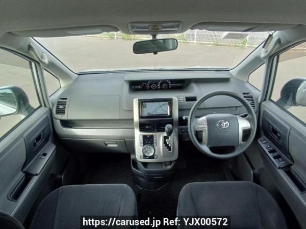 Used 2009 AT toyota noah ZRR70G Image[18]
