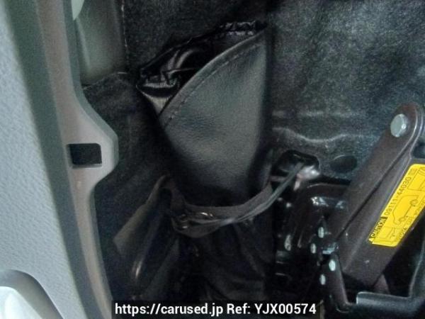 Used 2004 AT toyota alphard MNH10W Image[43]