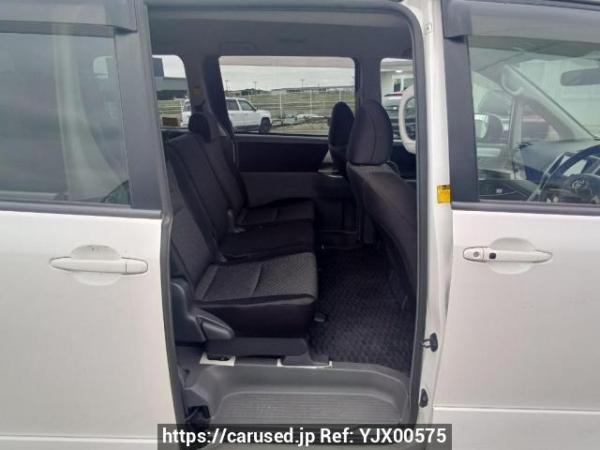 Used 2008 AT toyota noah ZRR70W Image[14]
